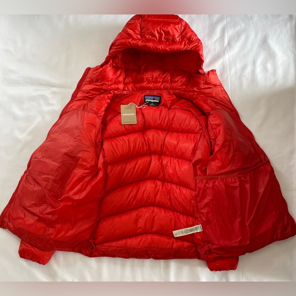 NWT Patagonia Fitz Roy Down Parka Hoody Coat Women's Size L Madder Red FA24 - Picture 10 of 16